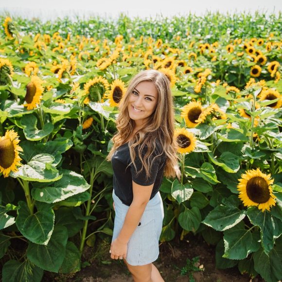 Meet your Posher, Julia - Picture 1 of 1